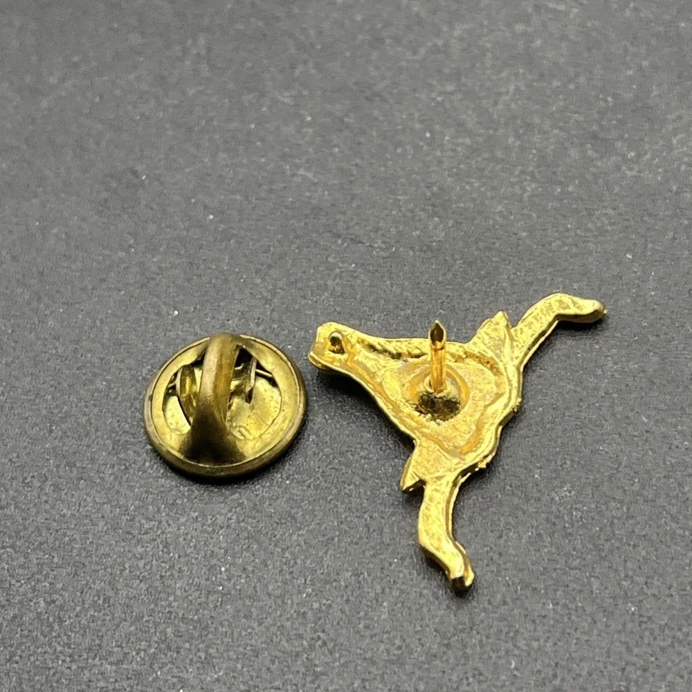 Longhorn Cow Bull Head Horns Gold Tone Lapel Hat Pin‎